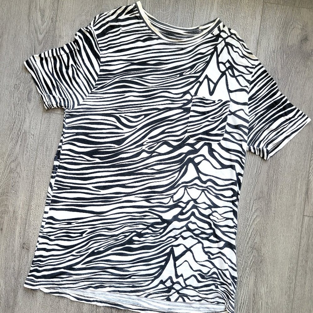 lightweight shirt from the LA Collection by Eleven Paris, size M